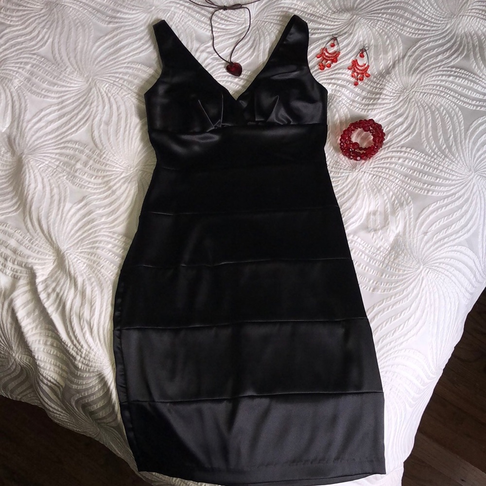 Black fitted Evening cocktail dress